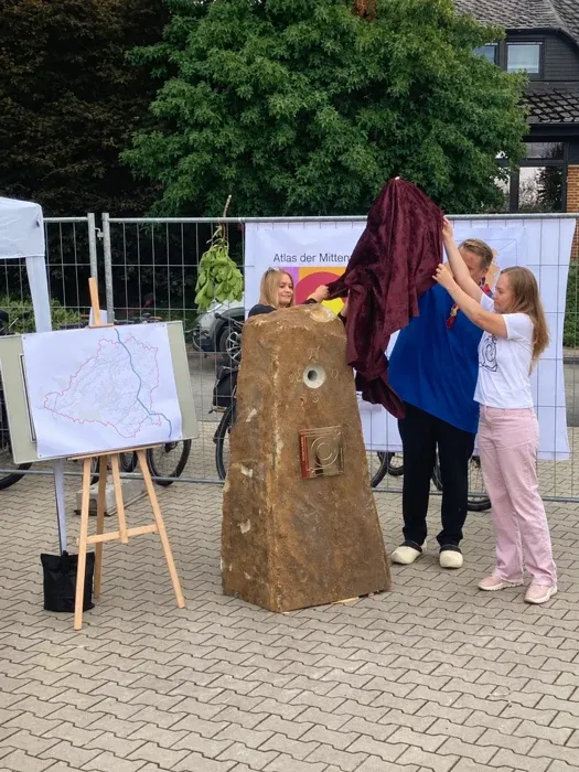 Begegnung an der neuen Markierung
